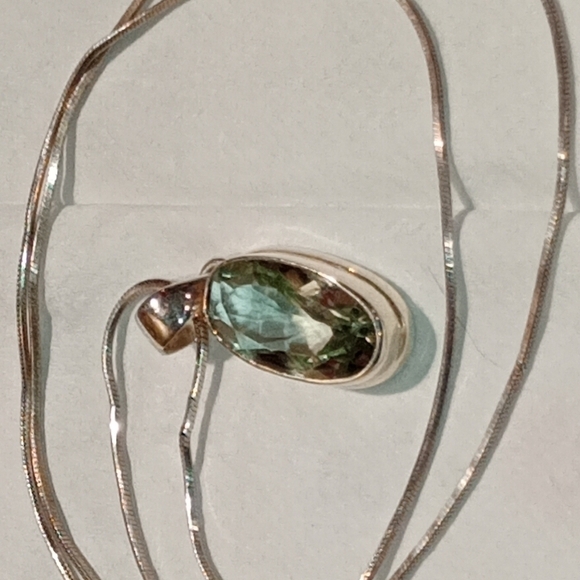 Vintage Sterling Silver Necklace With Delicate Blue 🔵 Gemstone - Picture 6 of 15